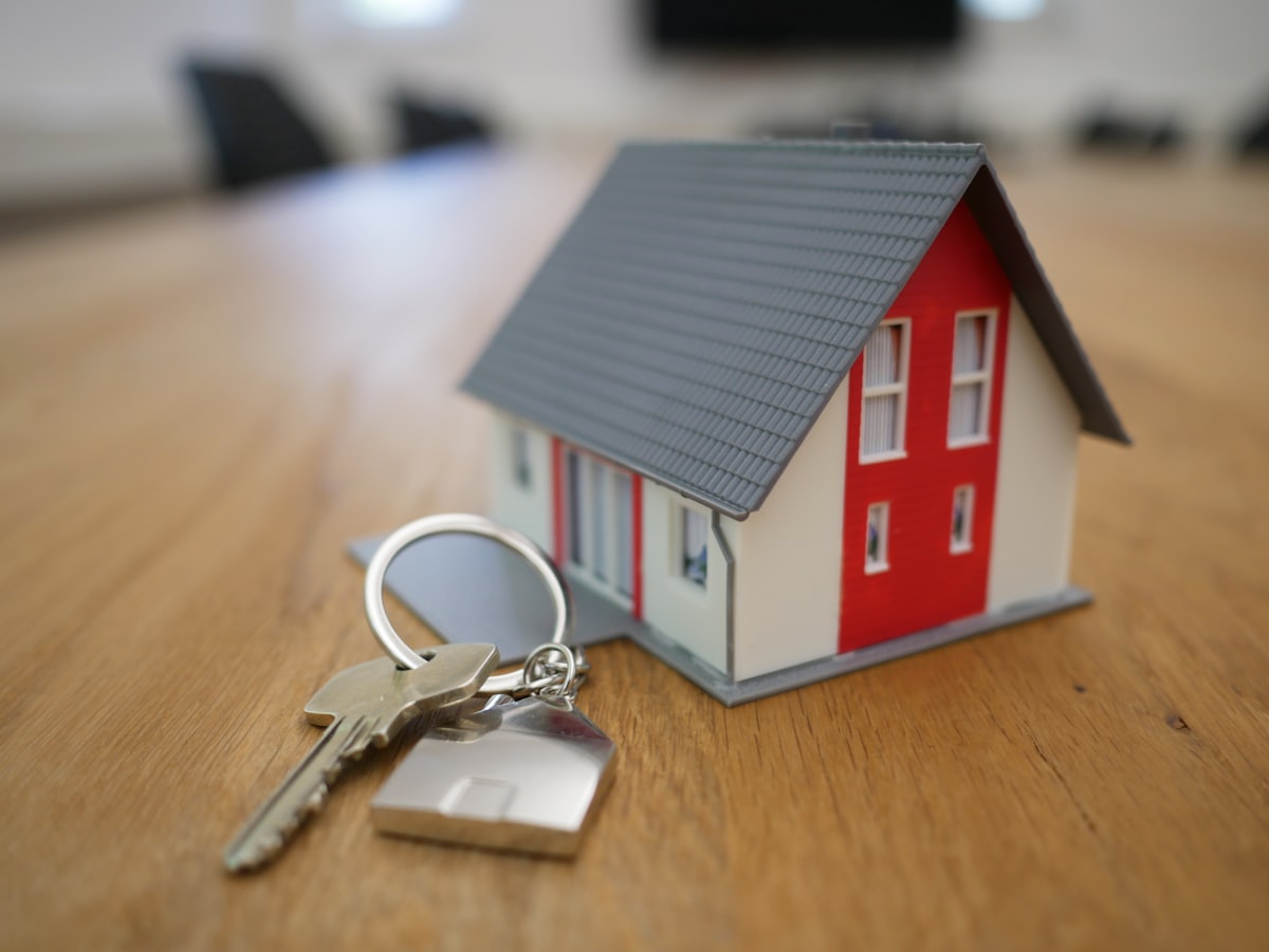 SmartReach AI for Real Estate Agents: I Booked 12 Showings in 30 Days Using Cold Email Sequences I Did Not Write
